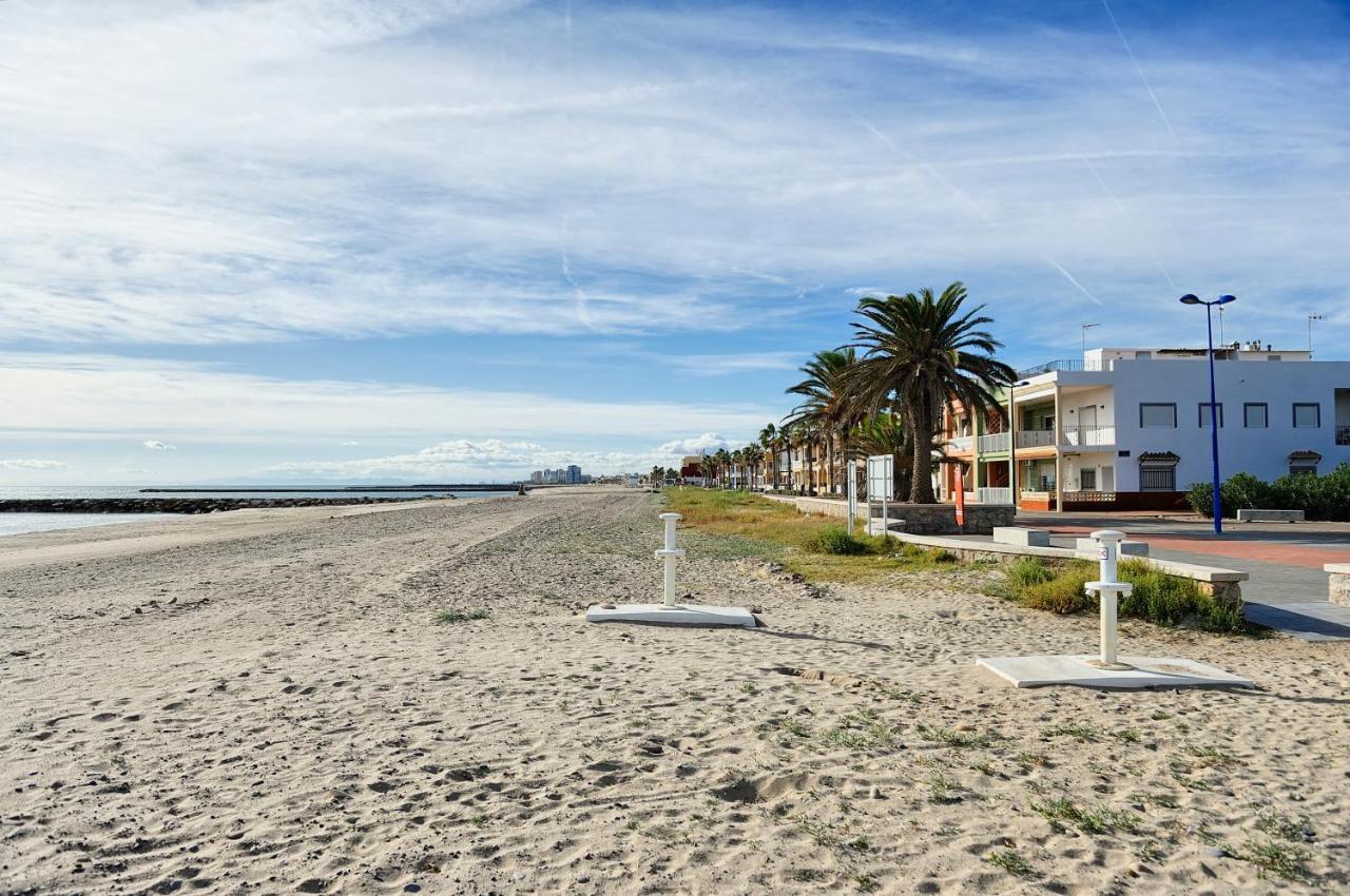 Apartamento Amplio. Vistas A La Playa Пусол Екстериор снимка