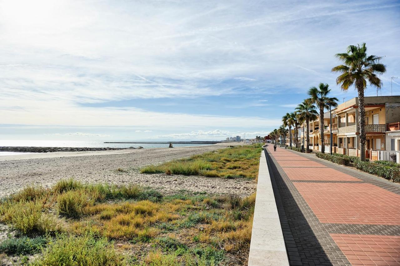 Apartamento Amplio. Vistas A La Playa Пусол Екстериор снимка
