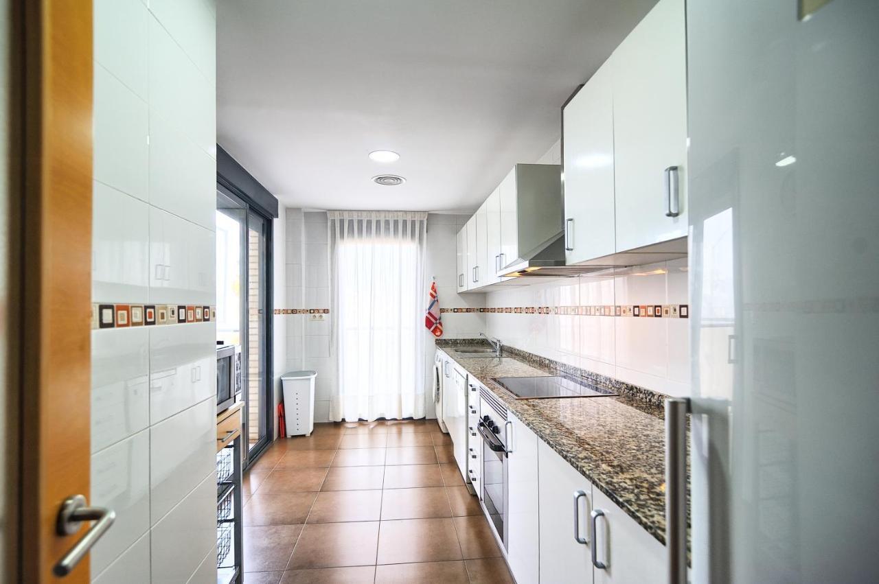 Apartamento Amplio. Vistas A La Playa Пусол Екстериор снимка