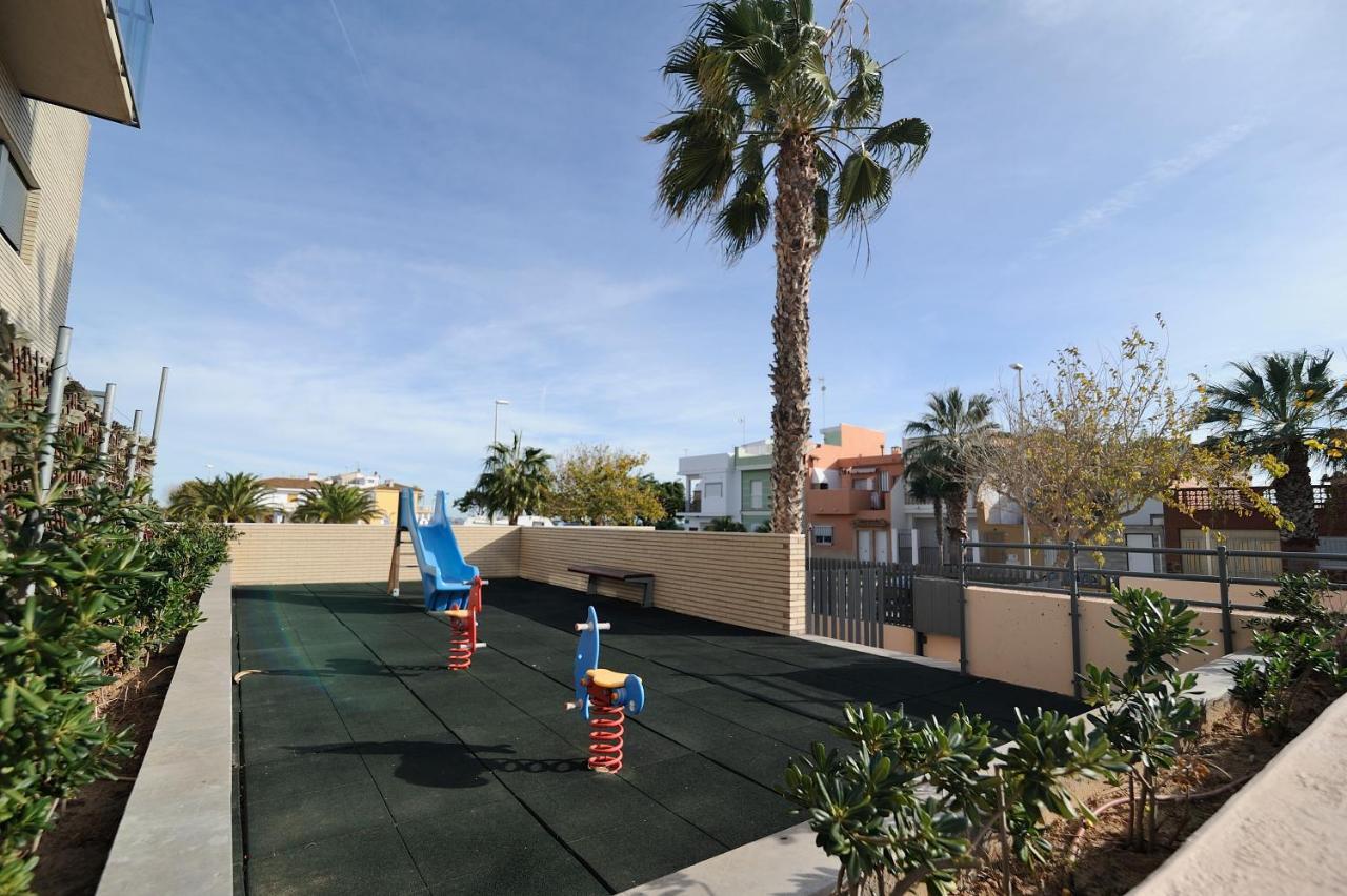 Apartamento Amplio. Vistas A La Playa Пусол Екстериор снимка